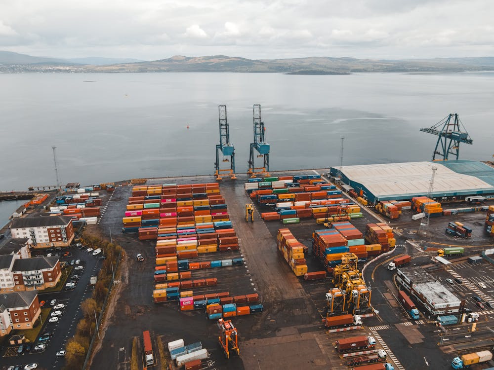 best hub of sea freight shipping company dubai
